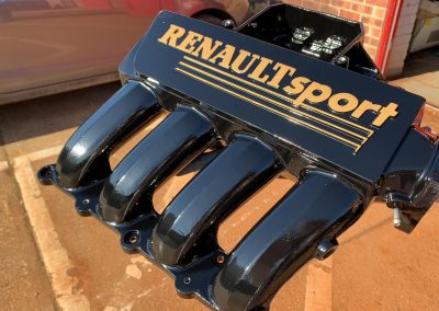 Renault Sport inlet manifold in high-gloss blue ceramic coating